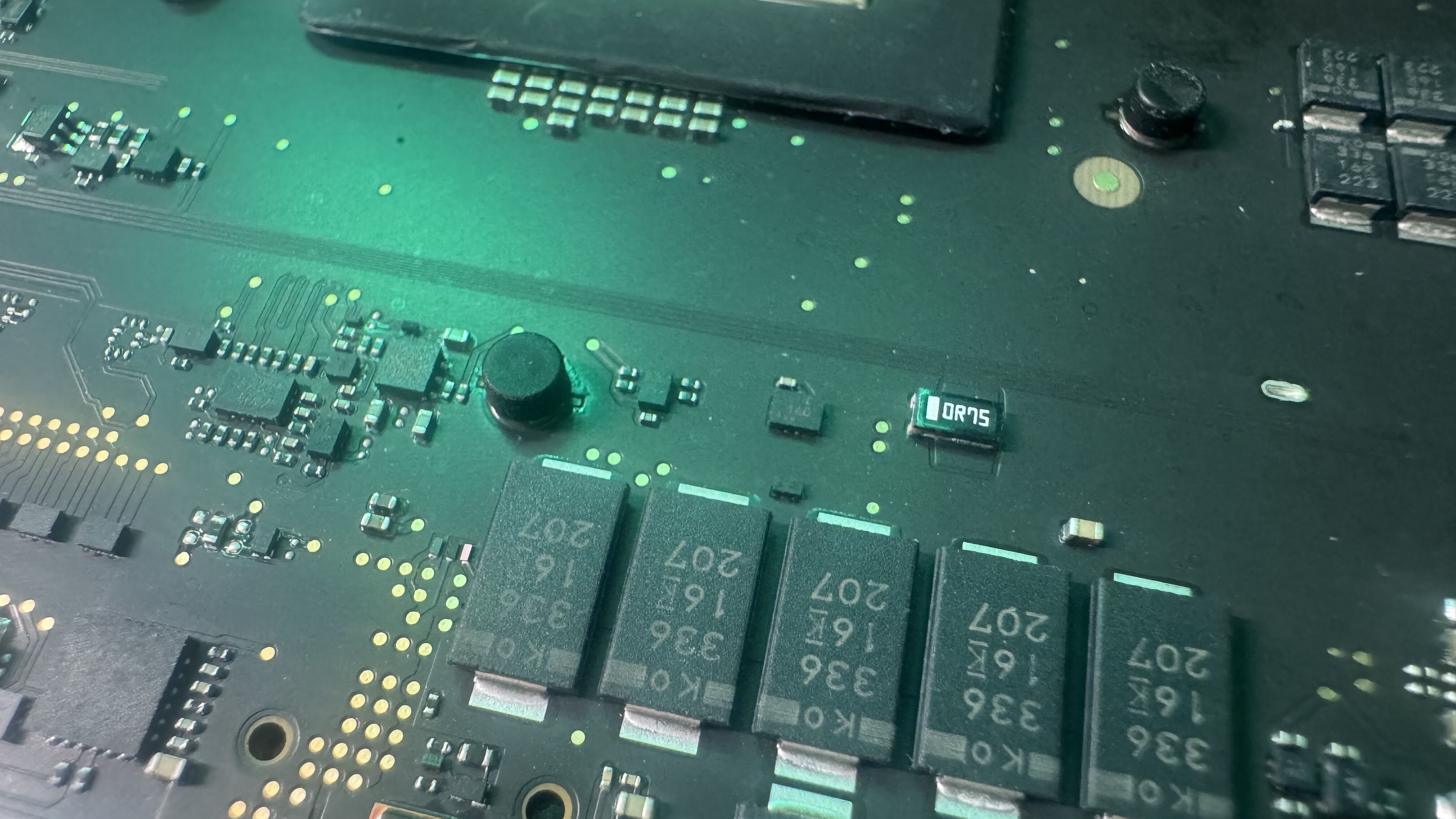 Logic board component-level repair at WarriorMac